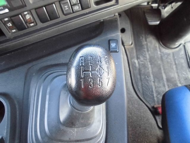 中古トラック いすゞ冷凍バン #17