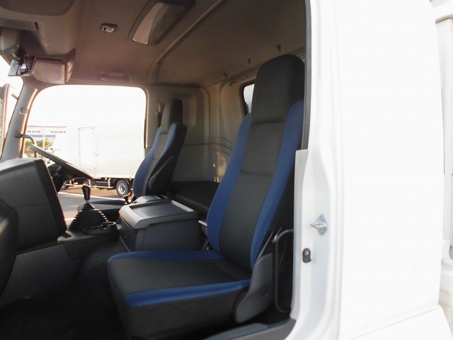 中古トラック いすゞ冷凍バン #23