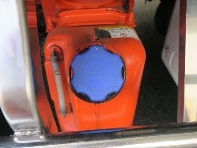日野大型冷凍バン
