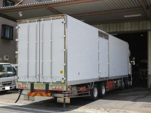 日野大型冷凍バン