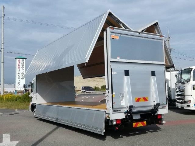 日野新型レンジャー 中型アルミウィング 