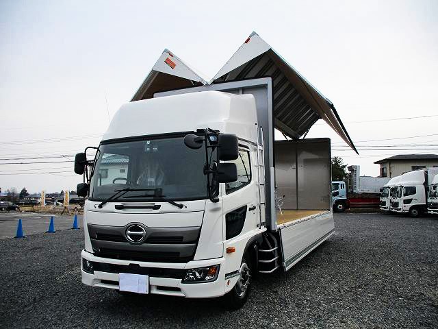 日野新型レンジャー 中型アルミウィング 