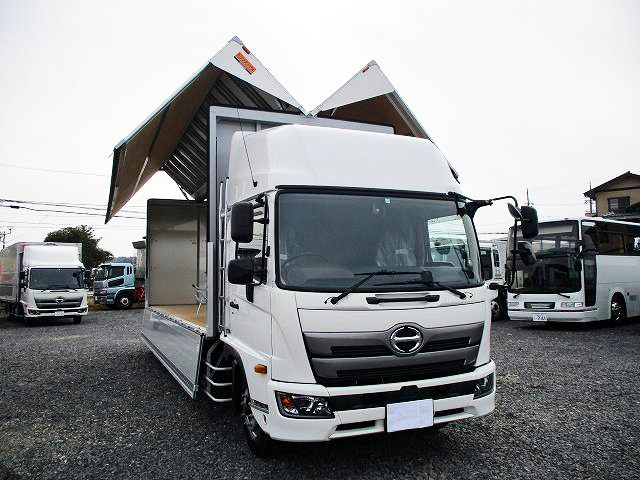 日野新型レンジャー 中型アルミウィング 