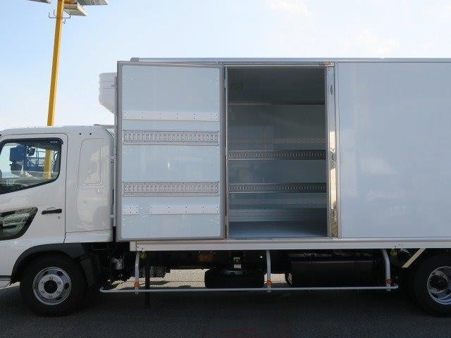  日野レンジャー 中型冷凍冷蔵車