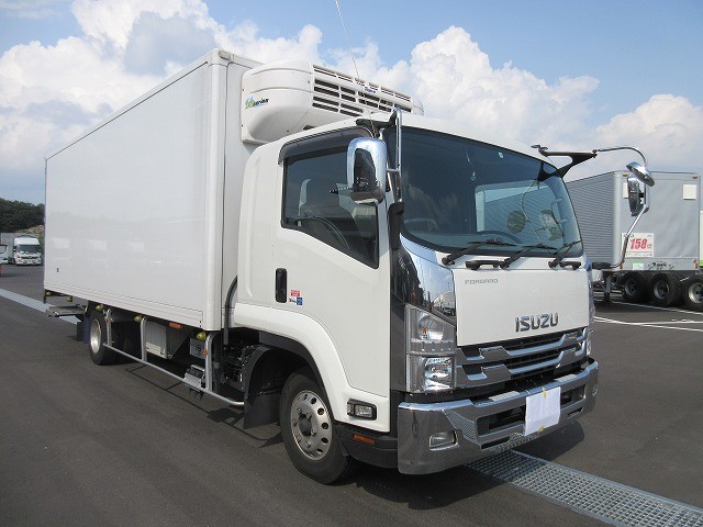 中古トラック いすゞ冷凍バン #2