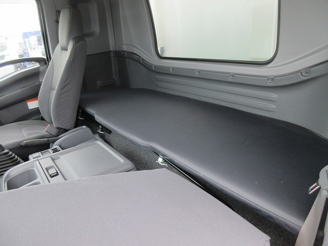 中古トラック いすゞ冷凍バン #22