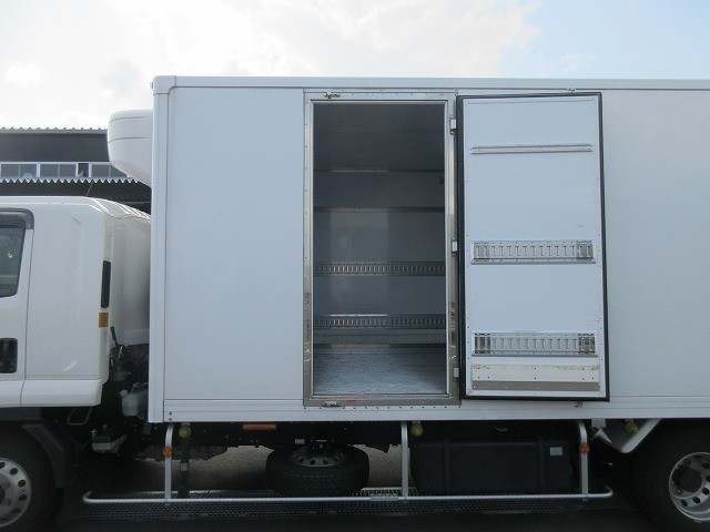 中古トラック いすゞ冷凍バン #8
