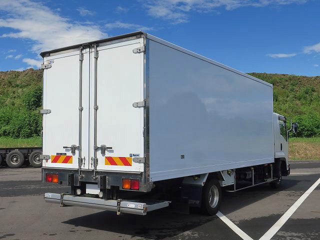 中古トラック いすゞ冷凍バン ＃3