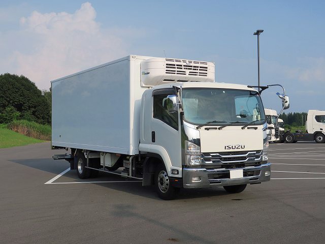 中古トラック いすゞ冷凍バン #2