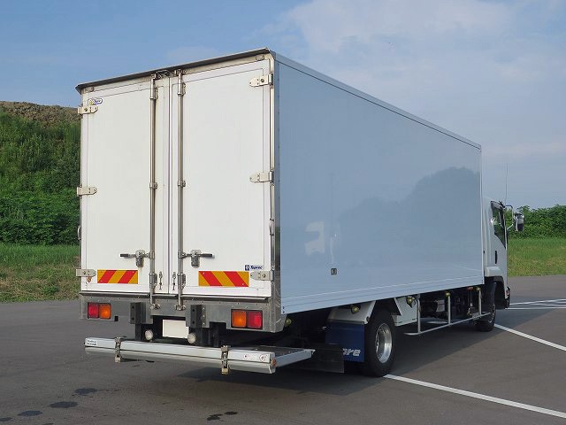 中古トラック いすゞ冷凍バン #3