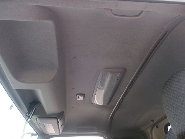 中古トラック いすゞ冷凍バン #24