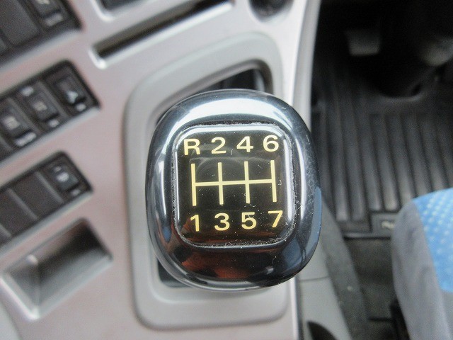 中古トラック UDトラックスアルミウィング #17