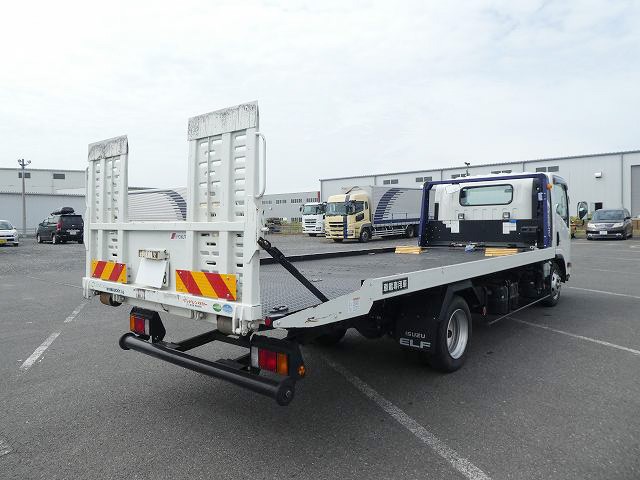 いすゞエルフ 小型車載車