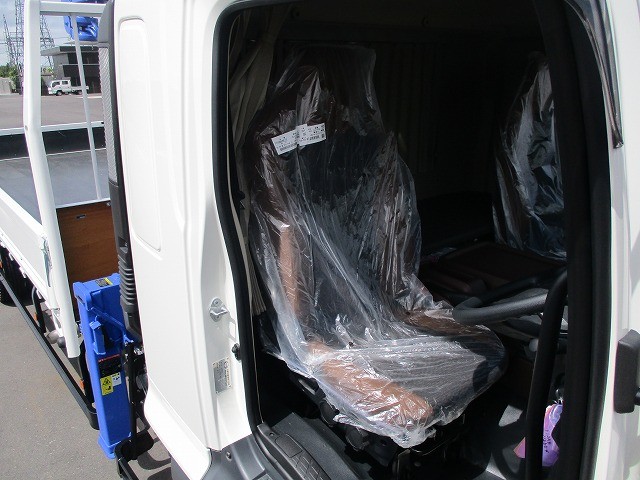 中古トラック 日野クレーン付平ボディ #15