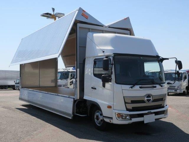 日野レンジャー 中型アルミウィング　