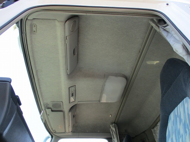 中古トラック 三菱ふそう冷凍バン #24