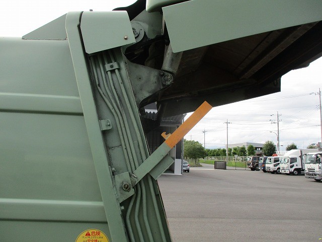 中古トラック いすゞパッカー車(塵芥車) #10