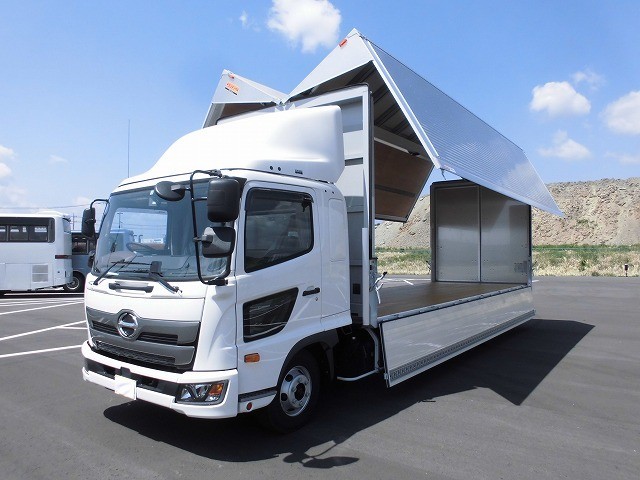日野新型レンジャー 中型アルミウィング 7200ワイド