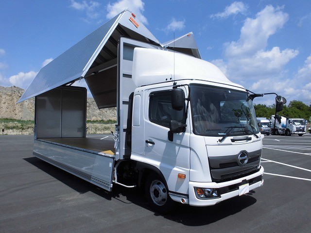 日野新型レンジャー 中型アルミウィング 7200ワイド