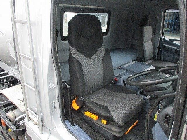 中古トラック 日野粉粒体運搬車 #12