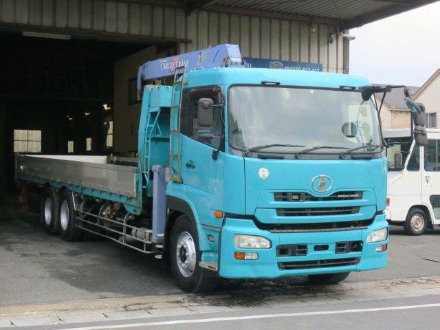 日産UD 大型クレーン付平ボディアルミブロック