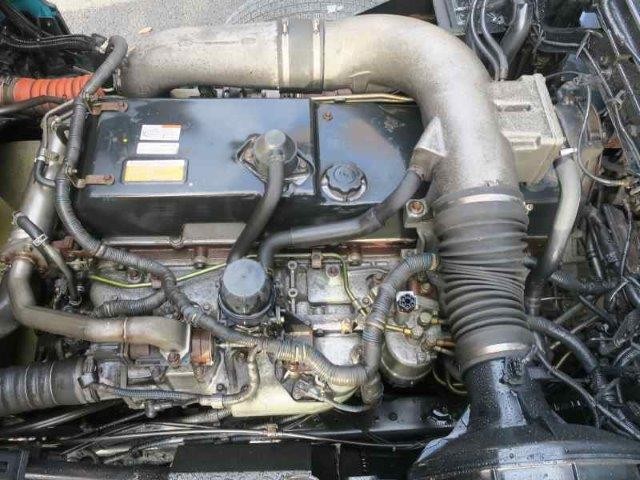 日産UD 大型クレーン付平ボディアルミブロック
