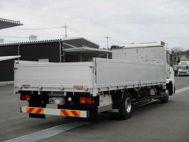 日産UD中型平ボディアルミブロック