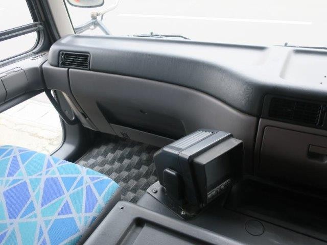 日野大型粉粒体運搬車