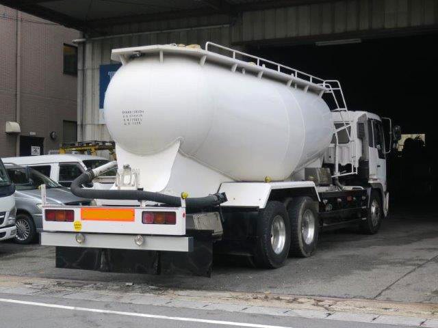 日野大型粉粒体運搬車