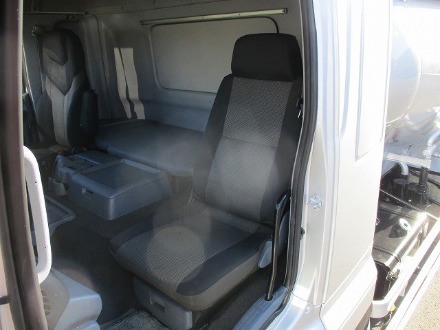 中古トラック 日野粉粒体運搬車 #21