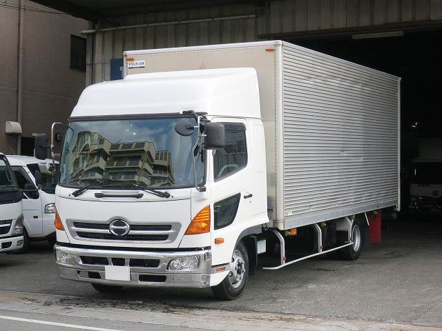 日野中型アルミバン