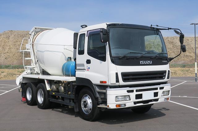 中古トラック いすゞミキサー車 #2