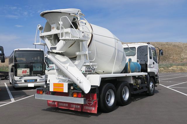 中古トラック いすゞミキサー車 #3