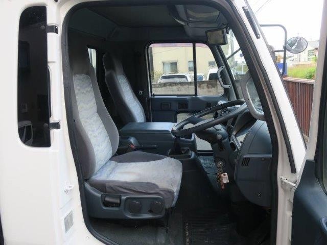 中古トラック UDトラックスアルミウィング #11