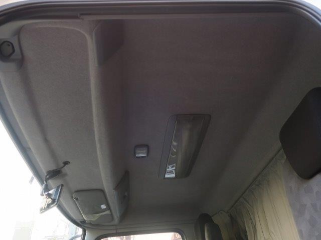 中古トラック UDトラックス冷凍バン #23