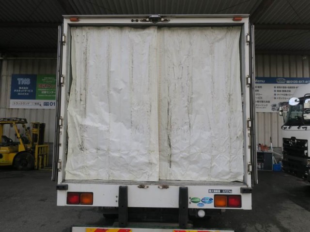 中古トラック UDトラックス冷凍バン #24