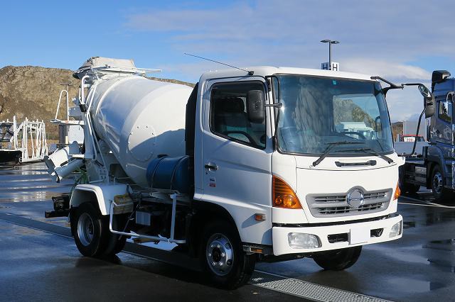 中古トラック 日野ミキサー車 #2