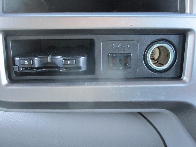 中古トラック UDトラックス平ボディアルミブロック #18