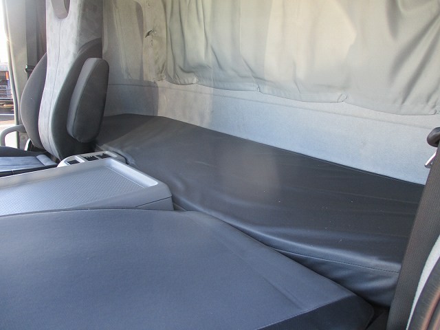 中古トラック UDトラックス平ボディアルミブロック #22