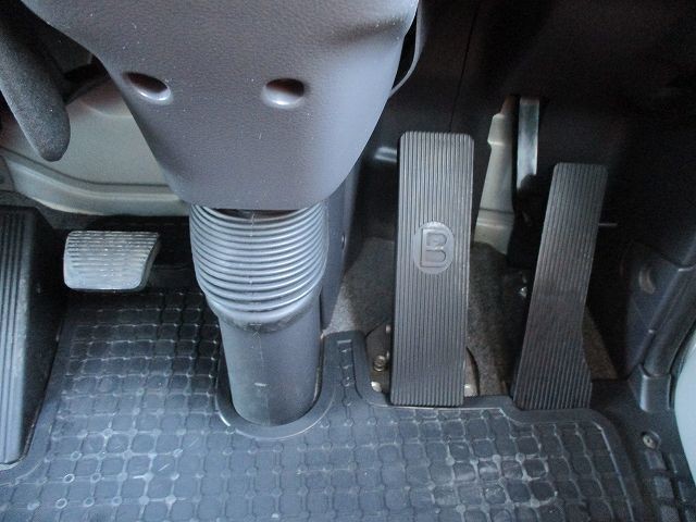 中古トラック UDトラックス平ボディアルミブロック #24