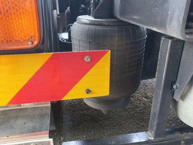 日産UD クオン 大型トラクタヘッド 