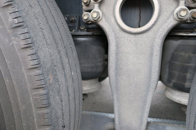 中古トラック いすゞ粉粒体運搬車 #11