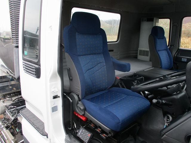 中古トラック いすゞ粉粒体運搬車 #13