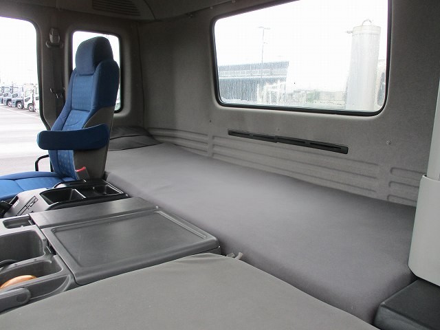 中古トラック いすゞ粉粒体運搬車 #23