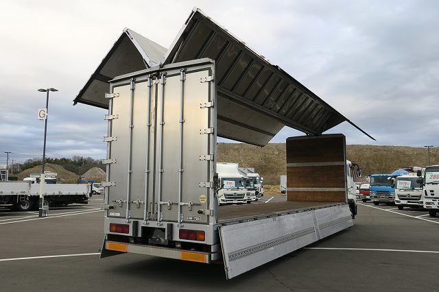 三菱ふそう大型アルミウィング