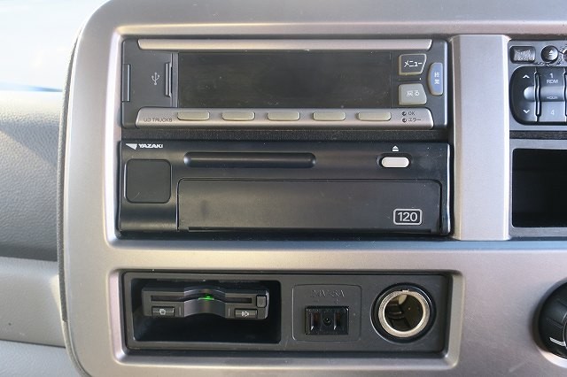 中古トラック UDトラックス平ボディアルミブロック #18