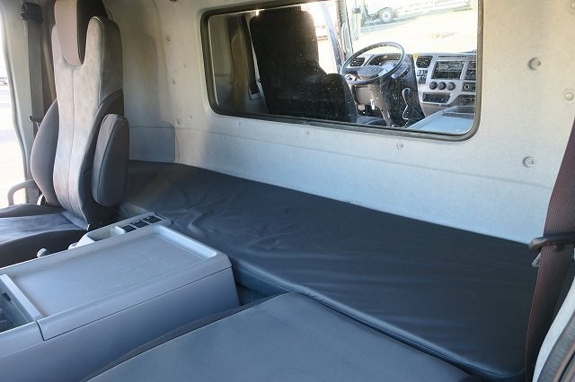 中古トラック UDトラックス平ボディアルミブロック #20