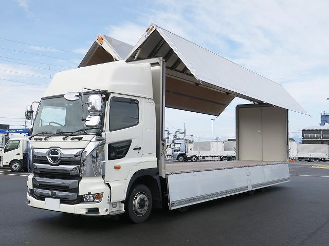日野プロフィア 大型アルミウィング