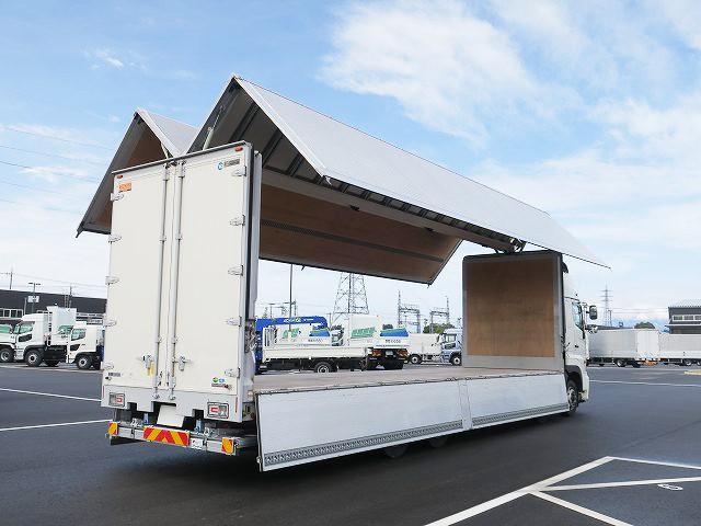 日野プロフィア 大型アルミウィング