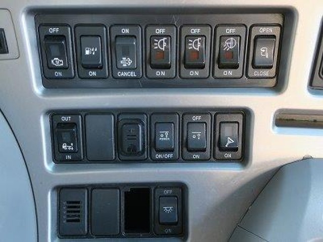 中古トラック UDトラックスアルミウィング #18